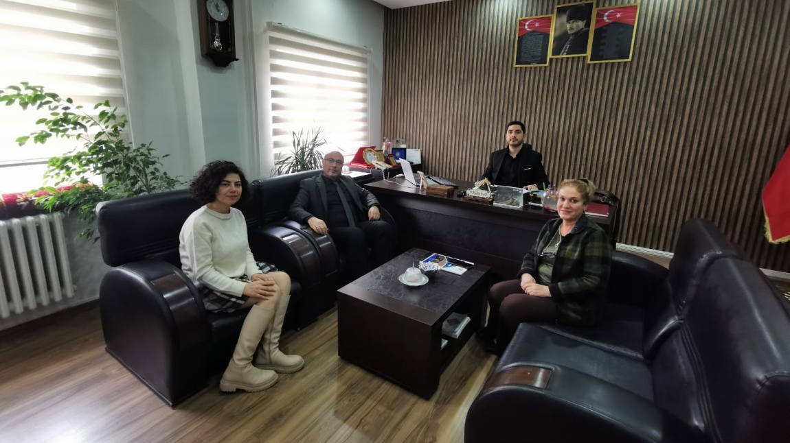 Karaköprü Yenişehir Halk Eğitimi Merkezi Müdürü Okulumuzu ziyaret etti.